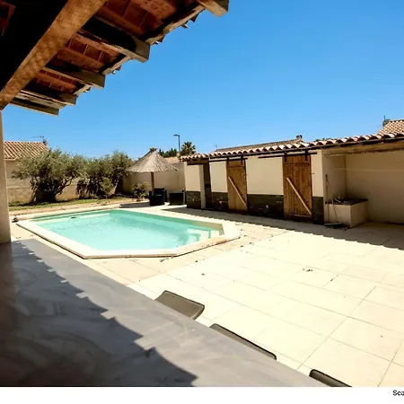 Avec Spa, Fitness Et Petit Dejeuner Privatunterkunft Saint-Gilles (Gard)